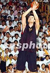 娱乐圈理发背后：明星形象的微妙变动与话题引爆