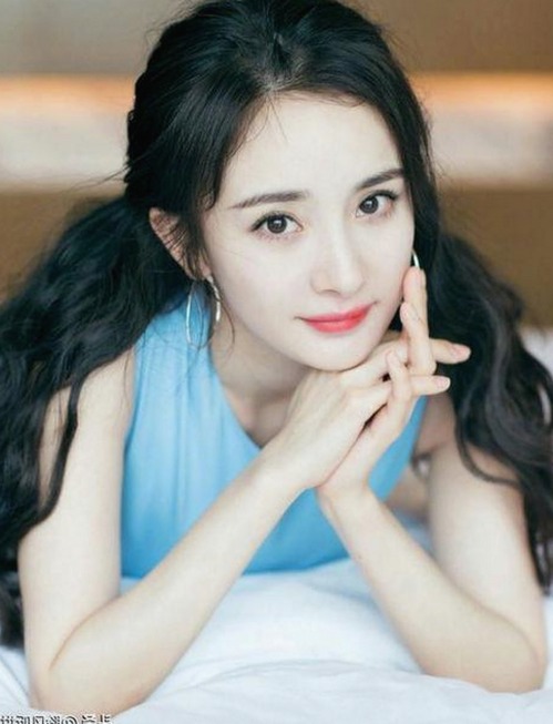 娱乐圈热点全览：明星恋情到网红经济深度解析